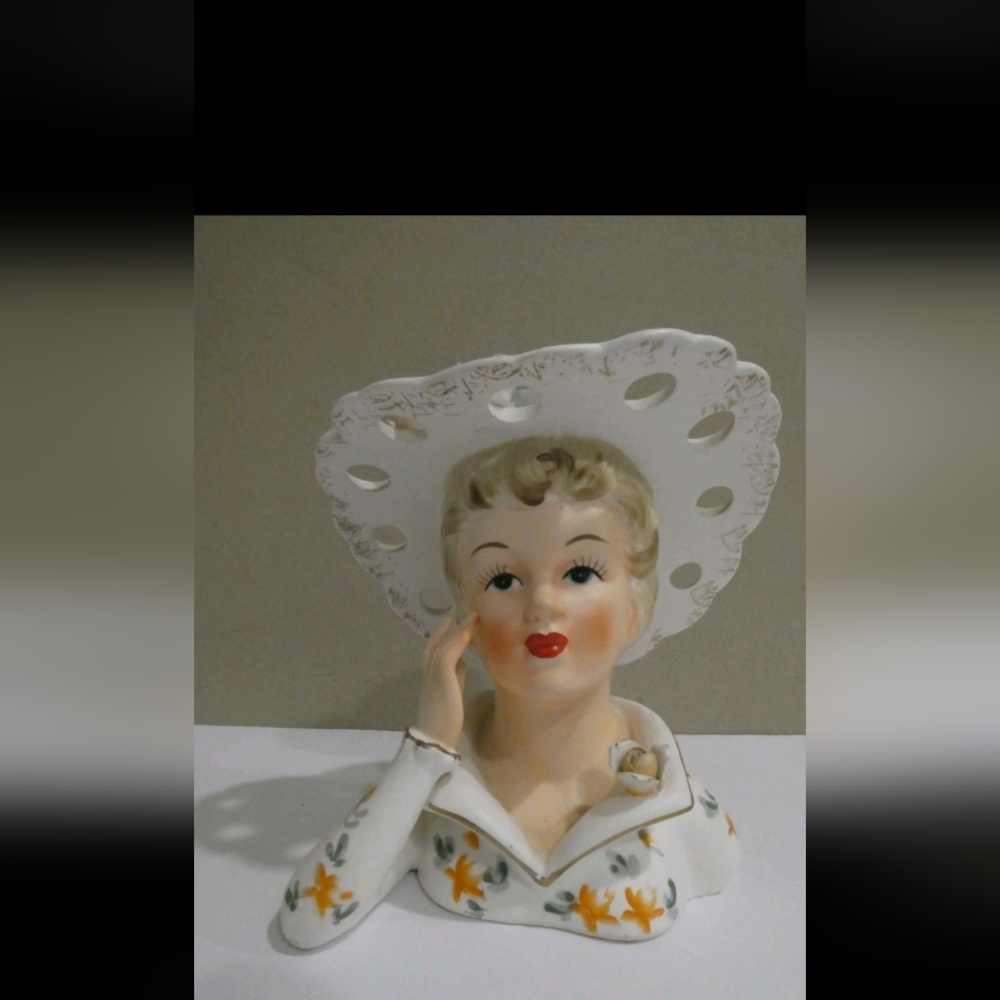 Lefton Ceramic Lady Head Vase with Original Sticker 6" Height